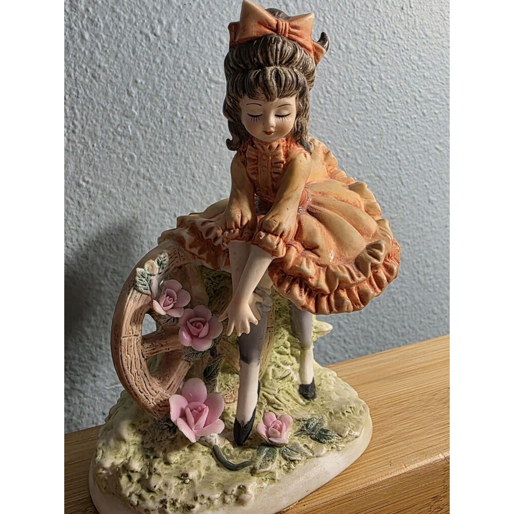 Lefton Doll House Collection Girl Figurine Hand Painted Porcelain Japan KW5339